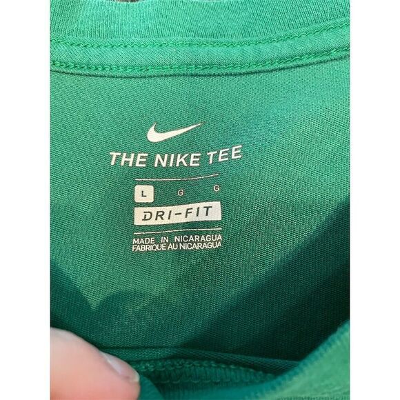 Nike Women's Green Dri-FIT Graphic T-Shirt Size L Casual Sports Top - Picture 7 of 7